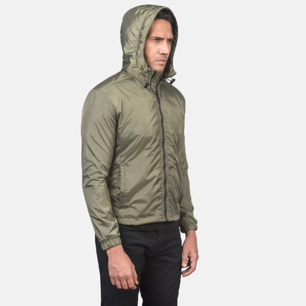 Green Nylon Hooded Jacket - Vista posterior con hombros definidos y bajo impecable