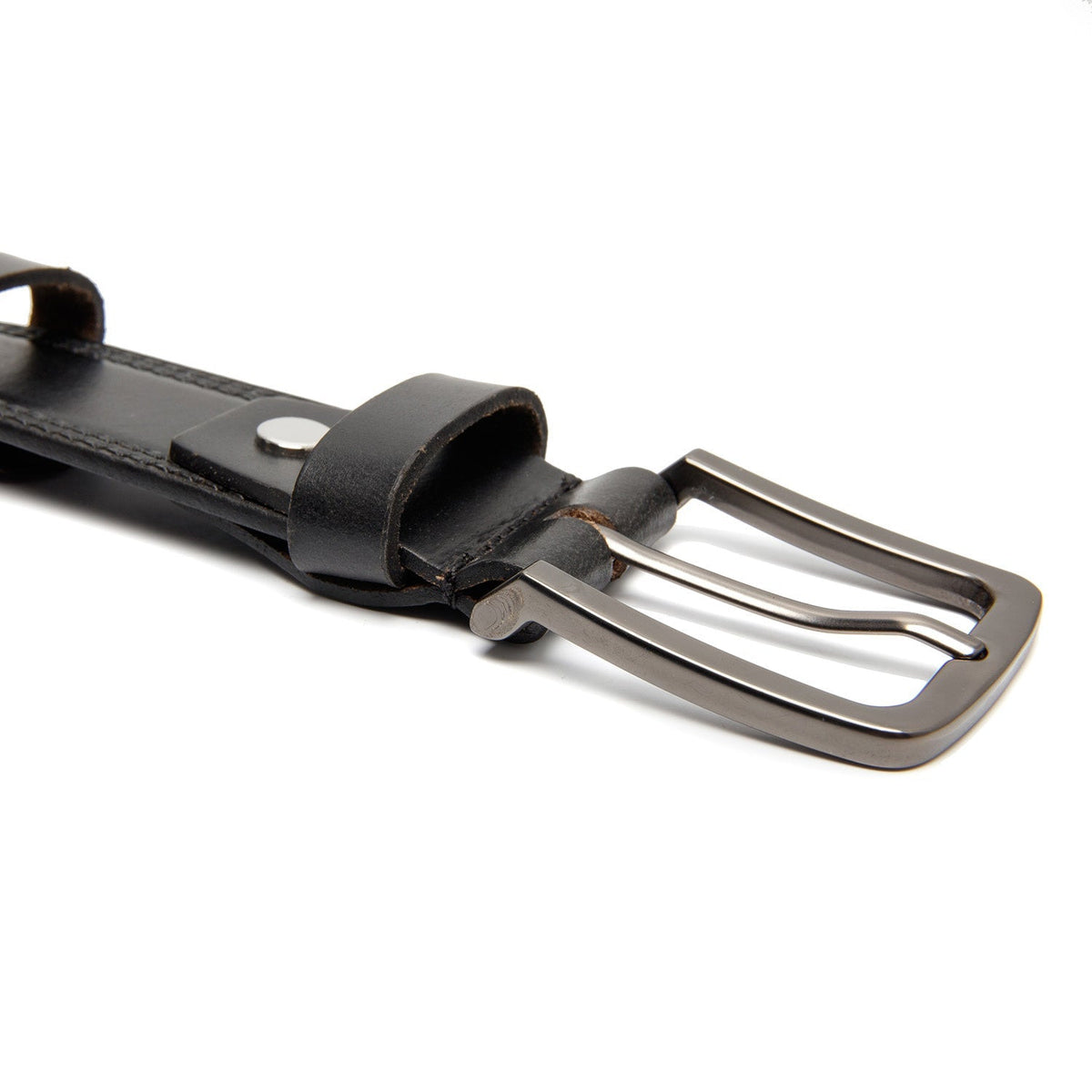 
Classic 100% Full-Grain leather Belt - Perspectiva trasera con correas de cuero reforzadas