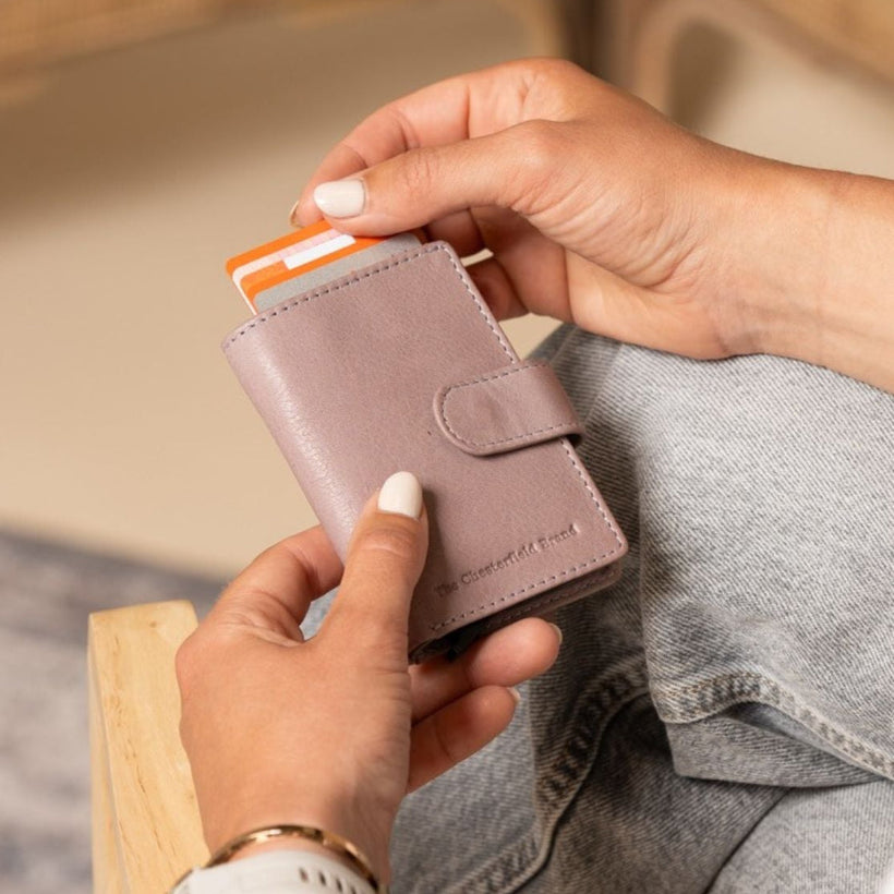 Kaunas Full-Grain Leather Card Holder para Mujer