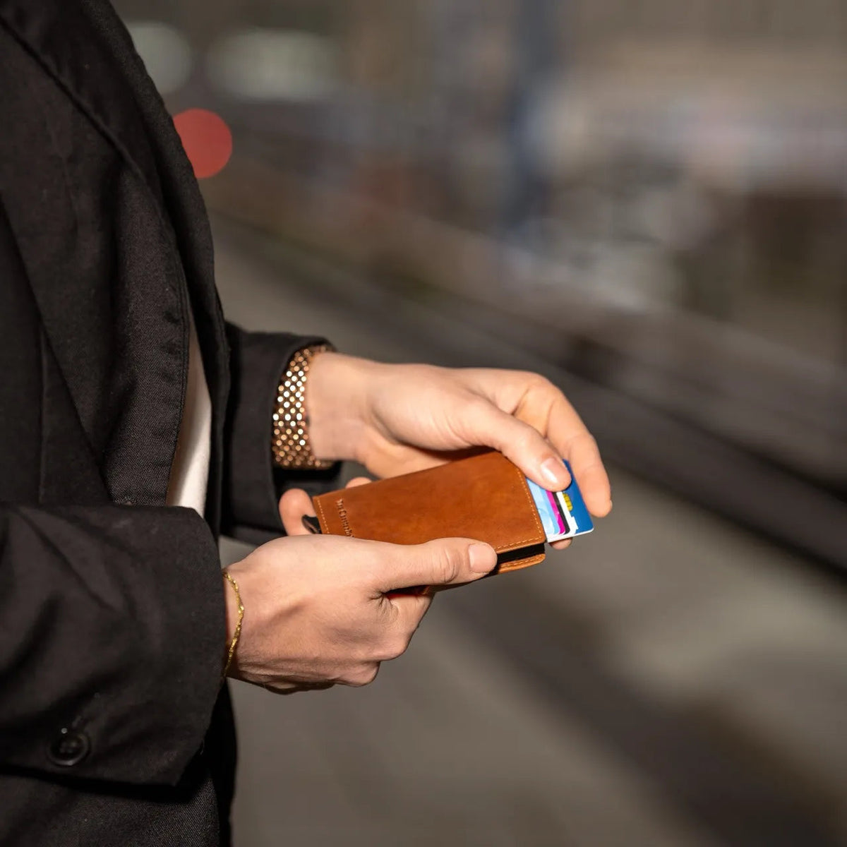 Lagos Full-Grain Leather Card Holder para Mujer – Vista alternativa del producto 3