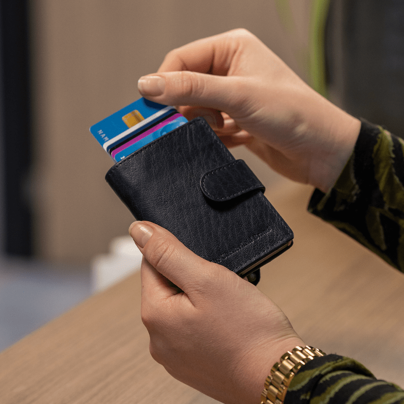 Prague Full-Grain Leather Card Holder para Mujer – Vista alternativa del producto 2