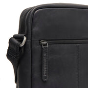 Solid Antique Brass Hardware &amp; Heavy-Duty Dual Zipper Detail on Anzora Full-Grain Leather Crossbody Bag para Hombre