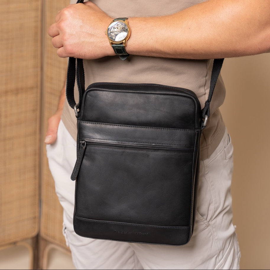 Classic 100% Full-Grain leather Bag - Perspectiva trasera con correas de cuero reforzadas