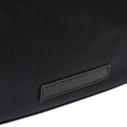 Vista interior Showing Dedicated Padded Laptop Sleeve &amp; Multi-Compartment Organization