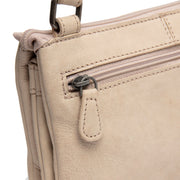 
Vista interior Showing Dedicated Padded Laptop Sleeve & Multi-Compartment Organization