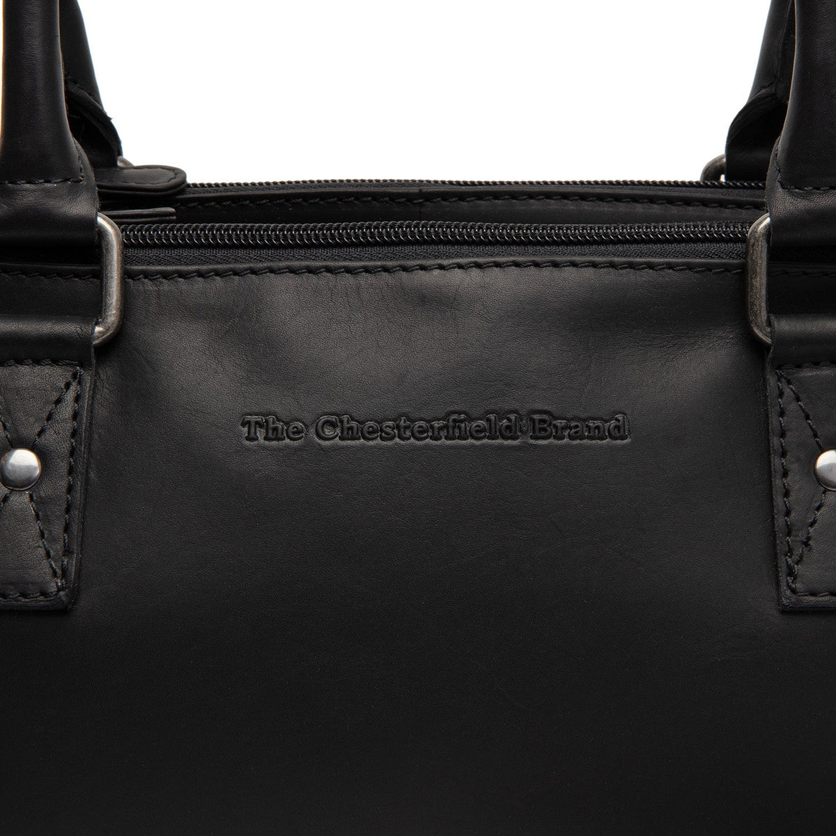 
Classic 100% Full-Grain leather Goods - Vista posterior con hombros definidos y bajo impecable