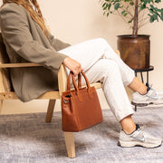 Garda Full-Grain Leather Handbag para Mujer – Vista alternativa del producto 3