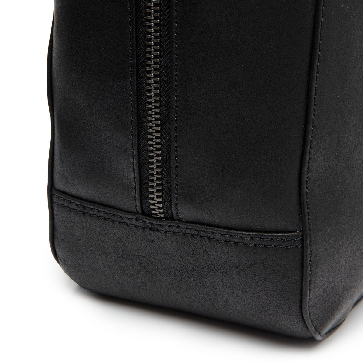 Solvin Full-Grain Leather Handbag para Mujer - Vista de perfil lateral con corte ergonómico de manga