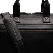 
Solid Antique Brass Hardware & Heavy-Duty Dual Zipper Detail on Levanto Maletín para portátil de cuero flor