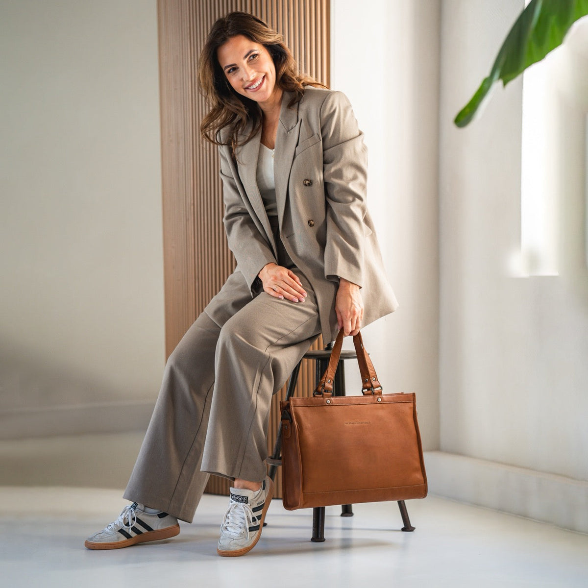 Manly Cuero flor integral Laptop Bag – Vista alternativa del producto 3