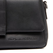 
Solid Antique Brass Hardware & Heavy-Duty Dual Zipper Detail on Clifden Bolso de hombro de cuero flor