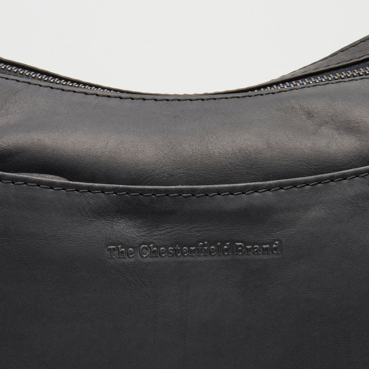 
Classic 100% Full-Grain leather Bag - Perspectiva trasera con correas de cuero reforzadas
