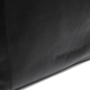 
Classic 100% Full-Grain leather Bag - Perspectiva trasera con correas de cuero reforzadas