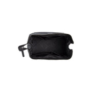
Vista de detalle of Classic Collar & Heavy-Duty Zipper Hardware on Biassa Neceser de cuero flor