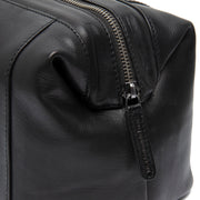 
Vista interior Showing Quilted Viscose Lining & Dos bolsillos interiores de utilidad