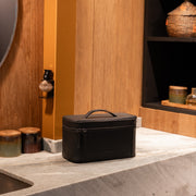 Classic 100% Full-Grain leather Goods - Vista trasera con ajuste entallado en hombros y bajo impecable