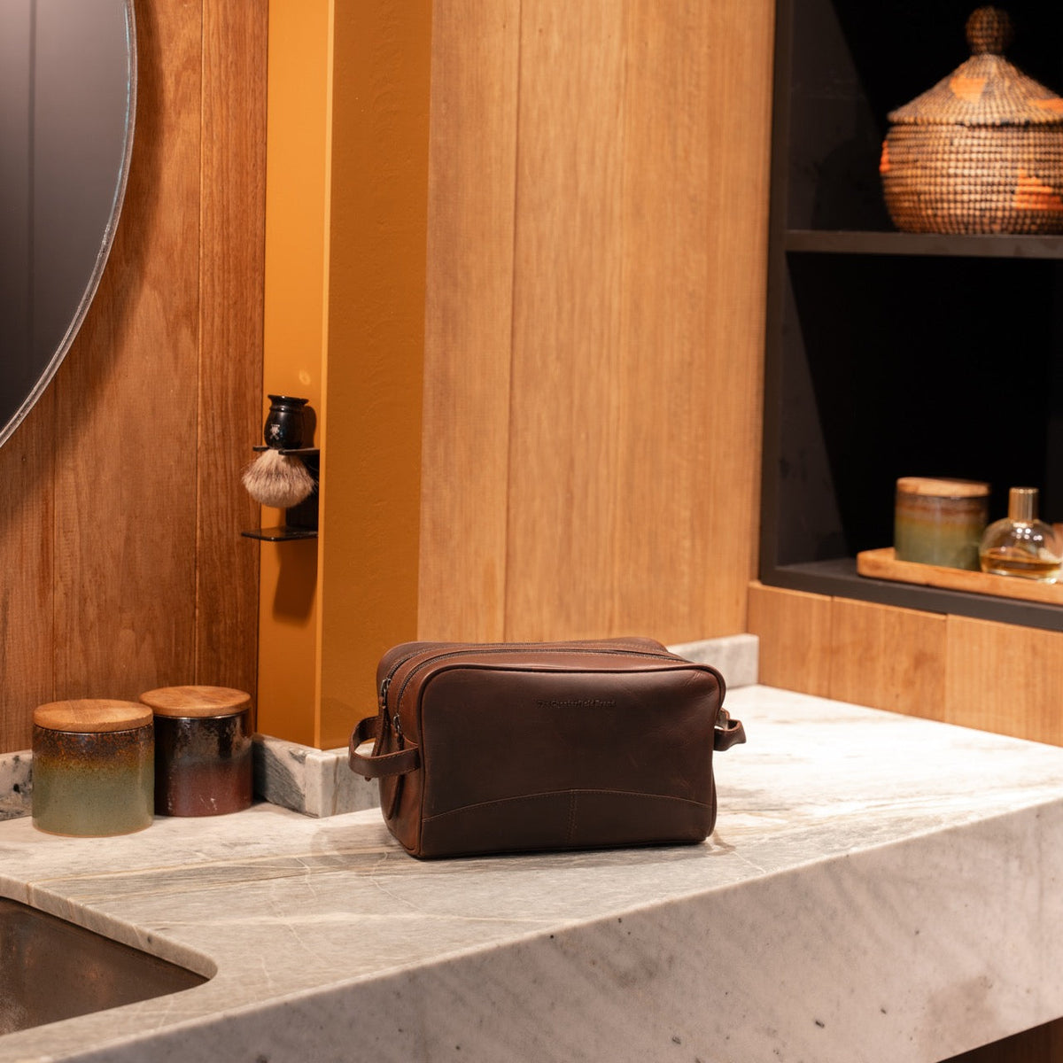 Stacey Full-Grain Leather Toiletry Bag para Mujer – Vista alternativa del producto 2