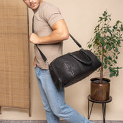 Perth Full-Grain Leather Weekender Bag para Mujer - Structured Side Profile Showing Gusset Depth &amp; Expansion Capacity