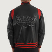 Liberte USA Black Leather Varsity Jacket - Vista de perfil lateral con corte ergonómico de manga