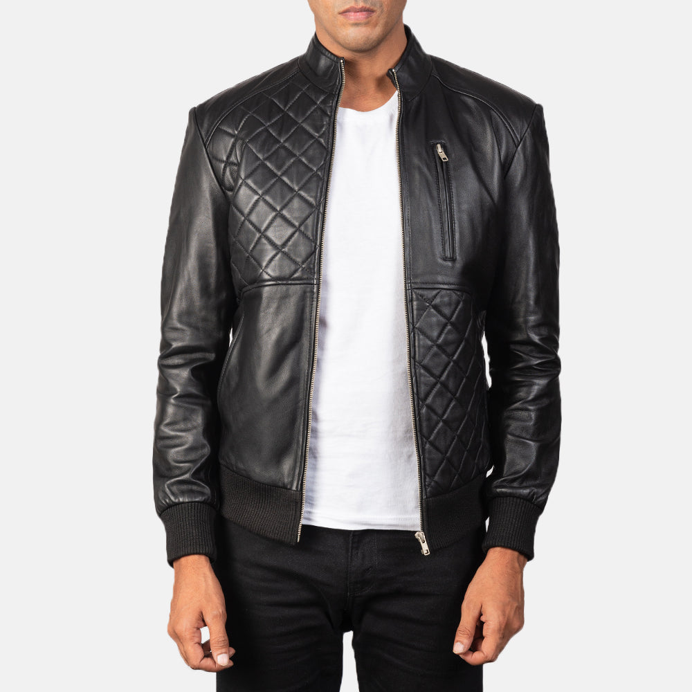 Moda Black Leather Bomber Jacket in Black Sheepskin Leather - Vista frontal y silueta a medida | Comprar online
