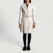 
Vista de detalle of Notch & Button Hardware on Moonlight Silver Gabardina Trench de Cuero para Mujer