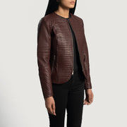
Nexi Acolchado Chaqueta de Cuero para Mujer - Vista posterior con hombros definidos y bajo impecable