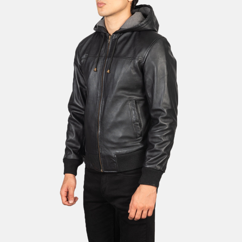 
Black Sheepskin Leather Hooded Jacket - Vista posterior con hombros definidos y bajo impecable