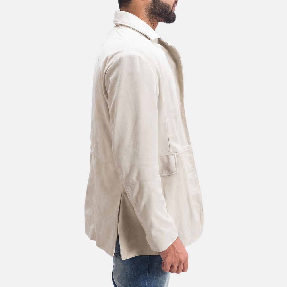 Detalle de cerca of Notch &amp; Button Hardware on Men's Professor By Day Suede Blazer de Cuero para Hombre