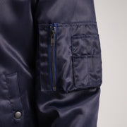 
Vista interior Showing Polyester Lining & Dos bolsillos interiores de utilidad