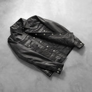 Button &amp; Hem Craftsmanship Construction Detail on Men's Ranchson Negro Leather Shirt para Hombre