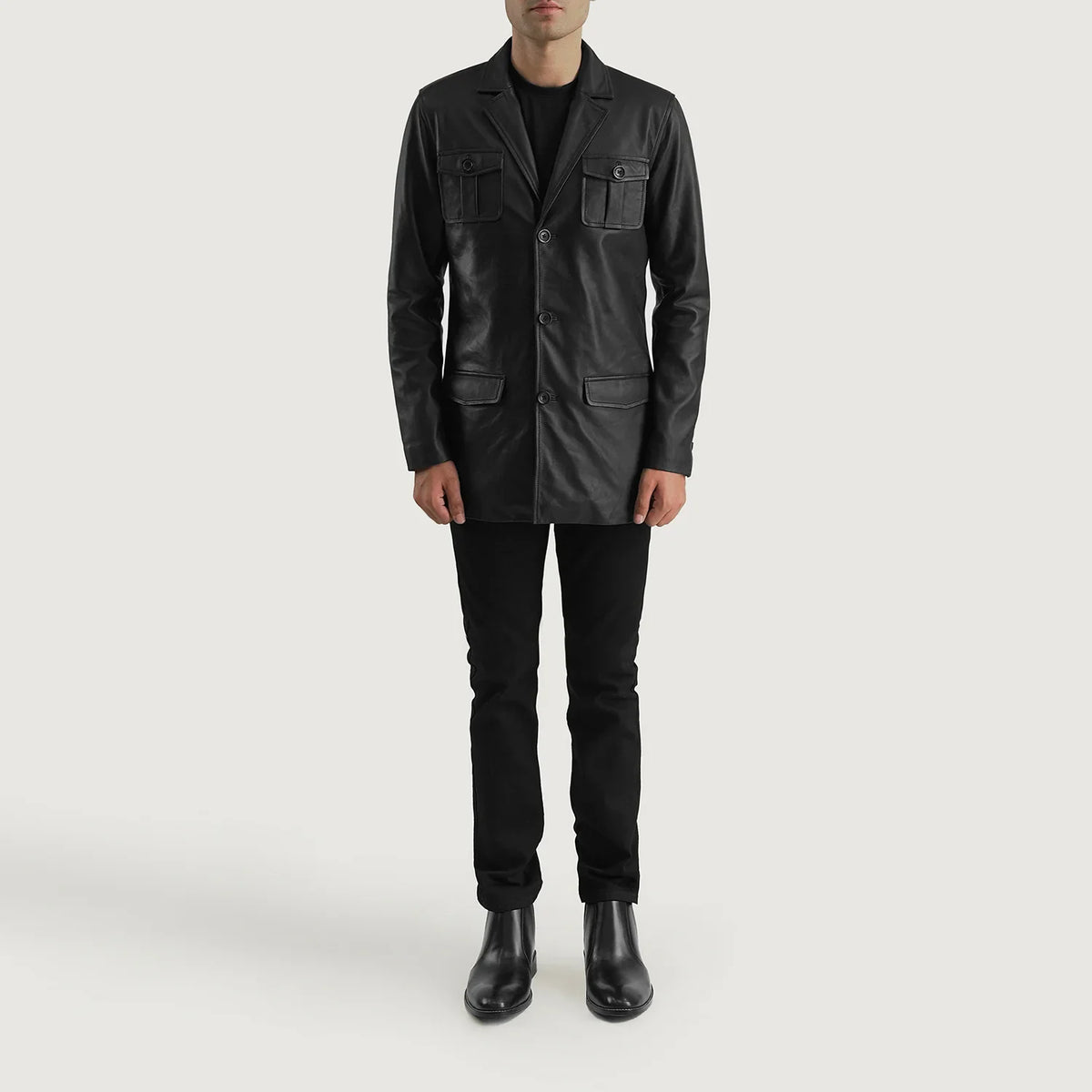 Ray Cutler Black Leather Blazer - Vista de perfil lateral con corte ergonómico de manga