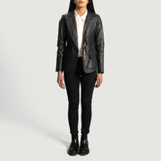 
Vista de detalle of Notch & Button Hardware on Selina Negro Blazer de Cuero de Cuero para Mujer