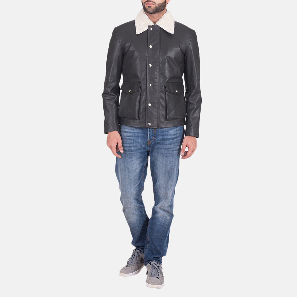 Detalle de cerca of Shirt style Faux Shearling Collar &amp; Zipper + Button Flap Hardware on Men's Snow Cole Negro Chaqueta de Cuero para Hombre