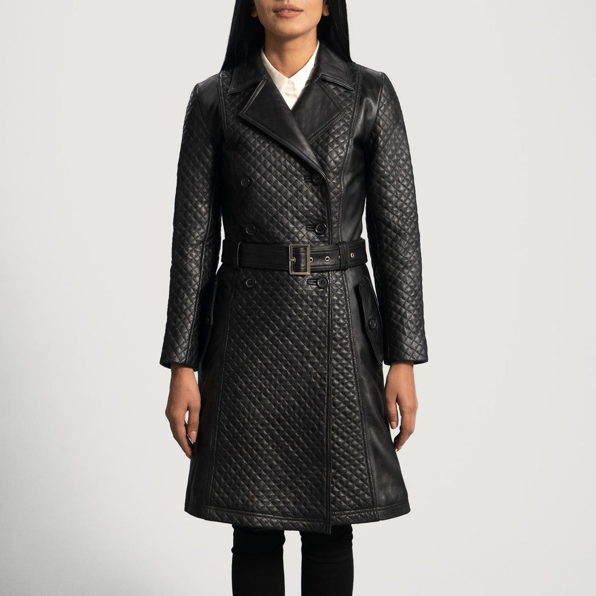 
Sweet Susan Negro Gabardina Trench de Cuero para Mujer in Black Sheepskin Leather - Vista frontal y silueta entallada | Comprar online