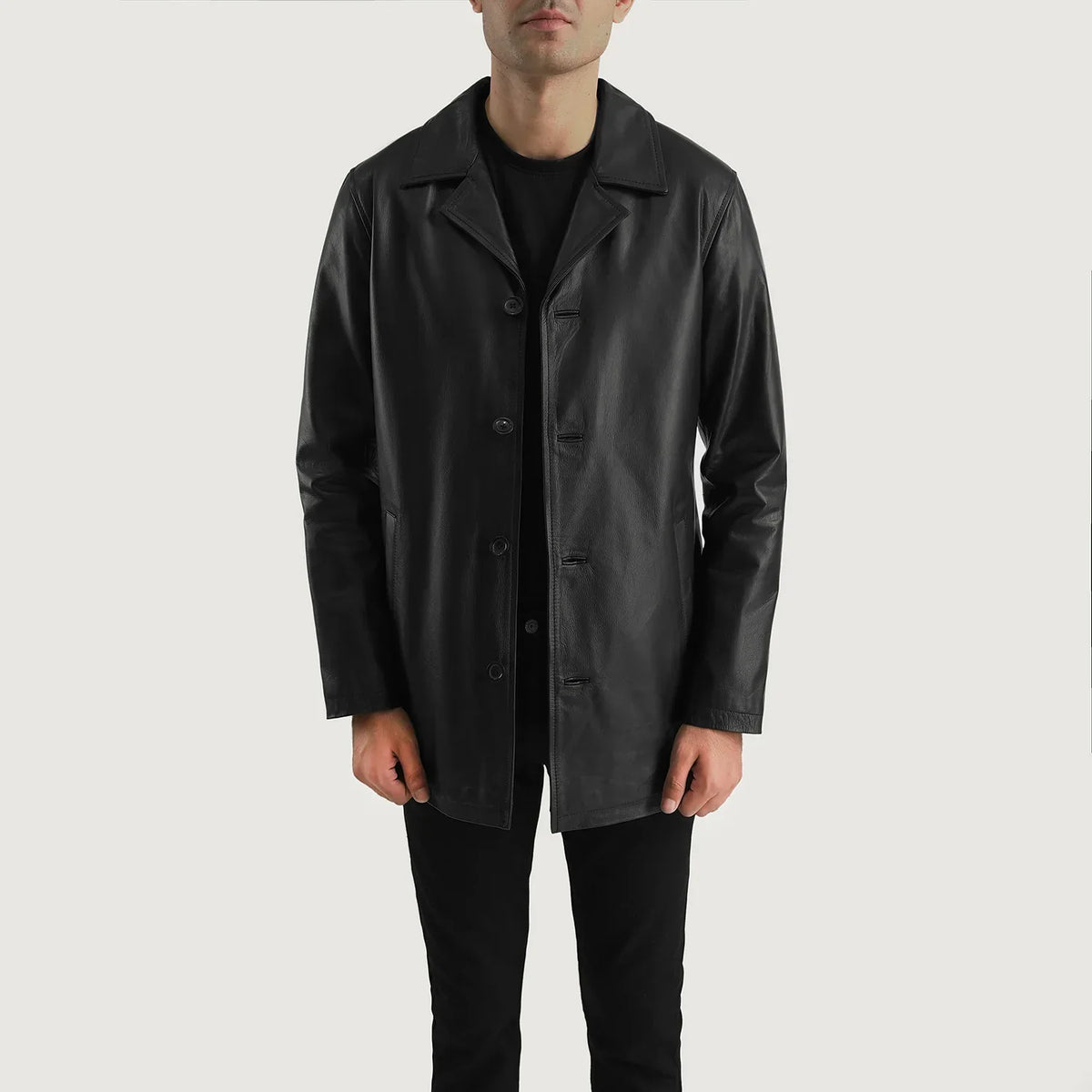 
Black Cowhide (Lt-071) leather Coat - Vista posterior con hombros definidos y bajo impecable