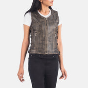 
Distressed Brown Goatskin Leather Biker Jacket - Vista posterior con hombros definidos y bajo impecable
