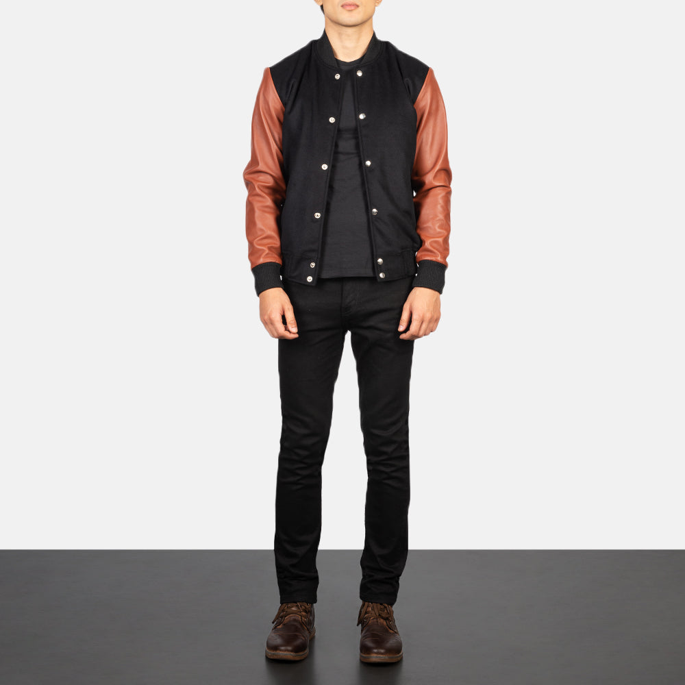 
Vaxton Brown Hybrid Varsity Jacket - Vista lateral mostrando el corte ergonómico de mangas