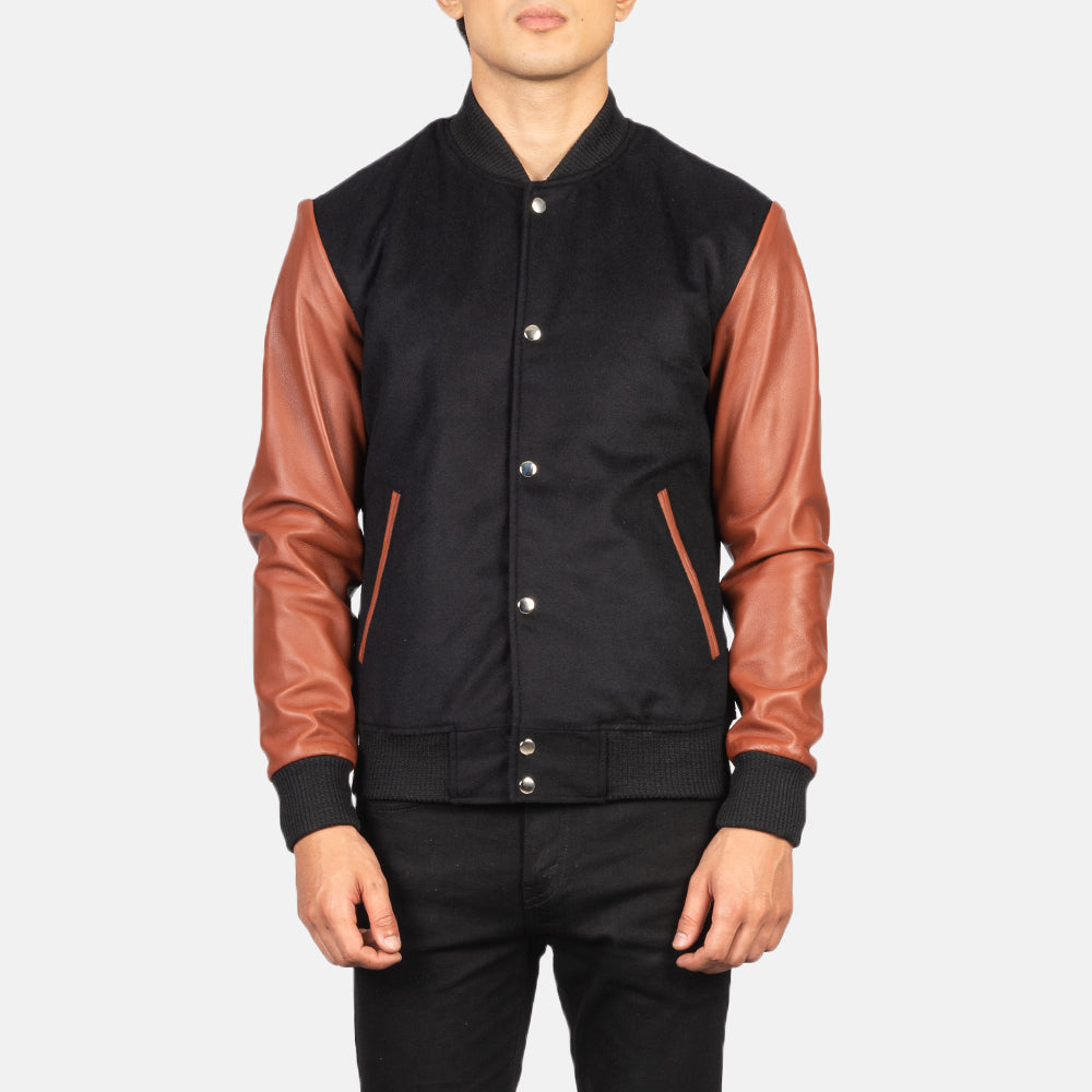 
Vista de detalle of Varsity & Snap Buttons Hardware on Vaxton Brown Hybrid Varsity Jacket