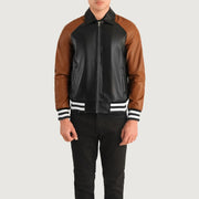 Detalle de cerca of Shirt collar &amp; Zipper Hardware on Walton Blue Leather Varsity Jacket