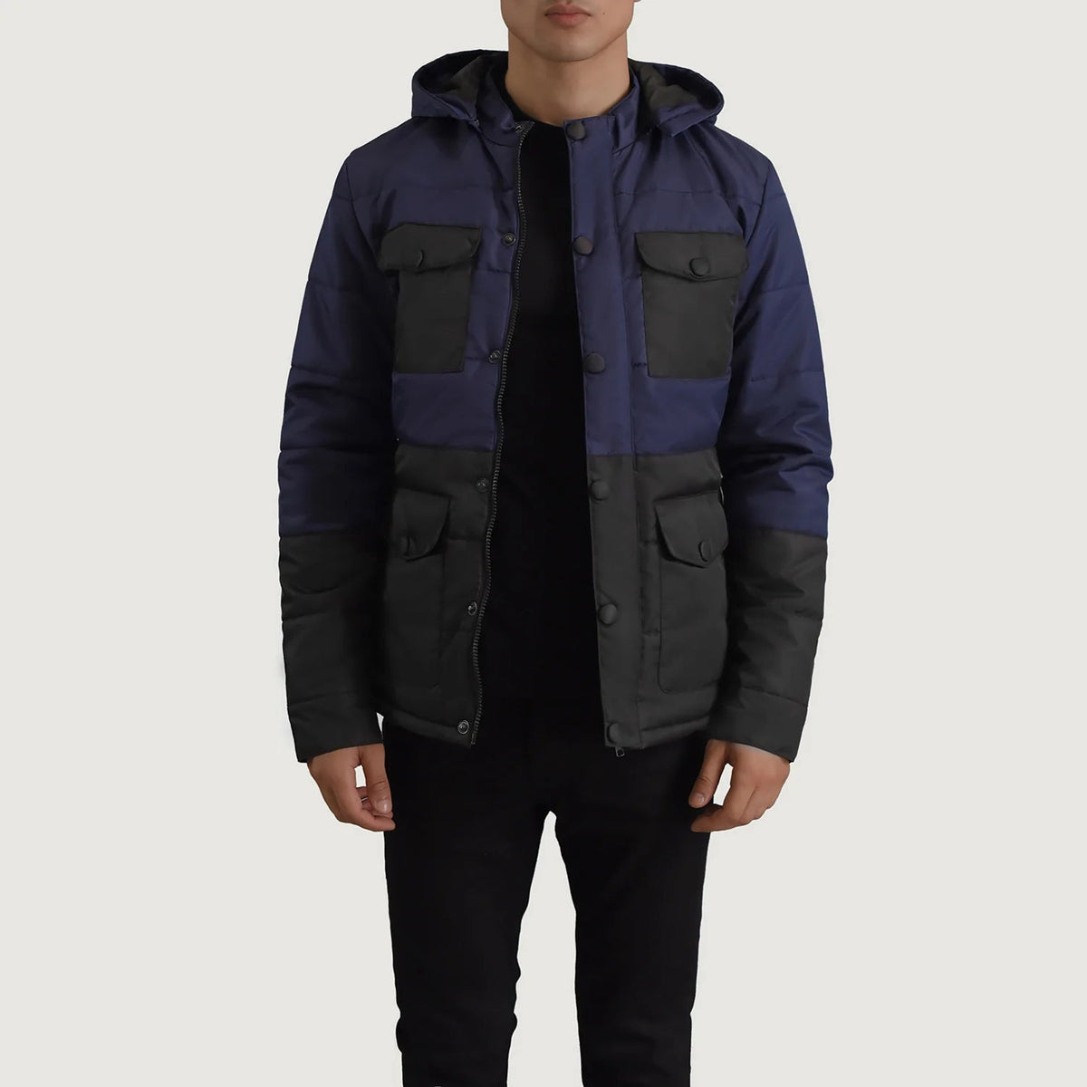 
Wayne Negro & Azul Hooded Puffer Chaqueta de Cuero para Hombre in Black + Blue Full-Grain Leather - Vista frontal y silueta entallada | Comprar online
