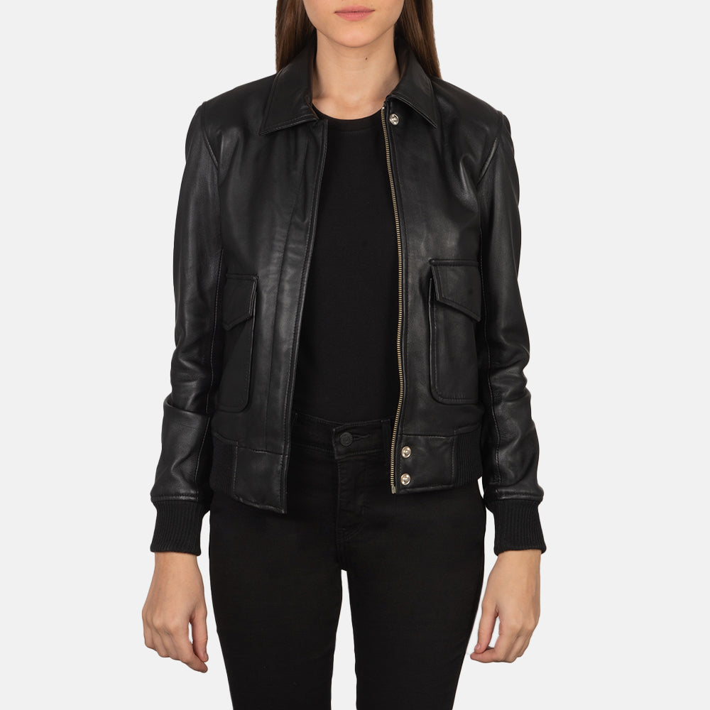 
Westa A-2 Black Leather Bomber Jacket in Black Sheepskin Leather - Vista frontal y silueta entallada | Comprar online