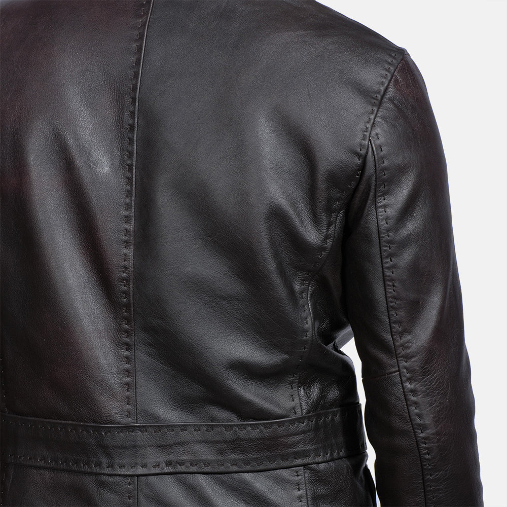 
Cuero vacuno auténtico con textura de cuero pull-up y costuras reforzadas de alta resistencia